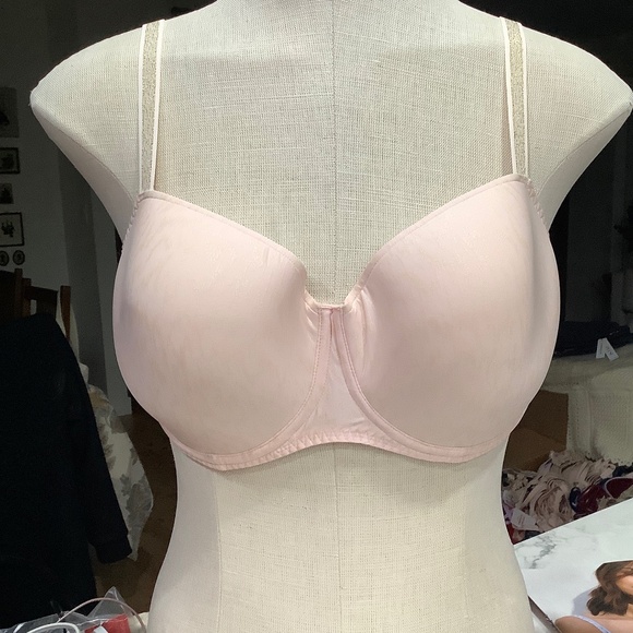 Bras - Picture 1 of 3